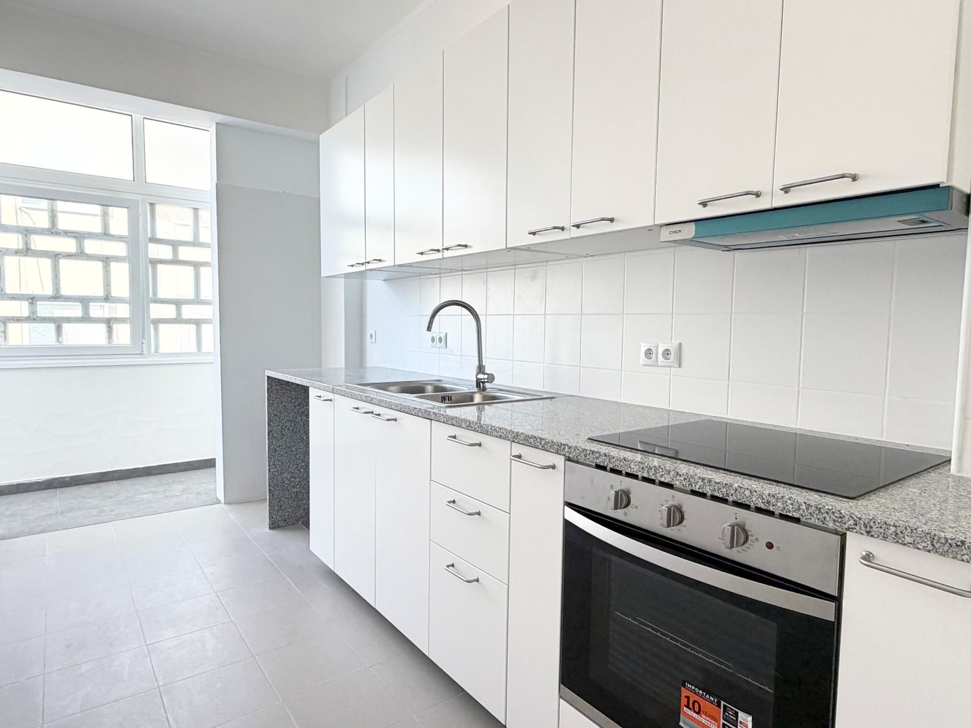 Apartamento T1 em Moscavide - 2º andar - 2 VARANDAS