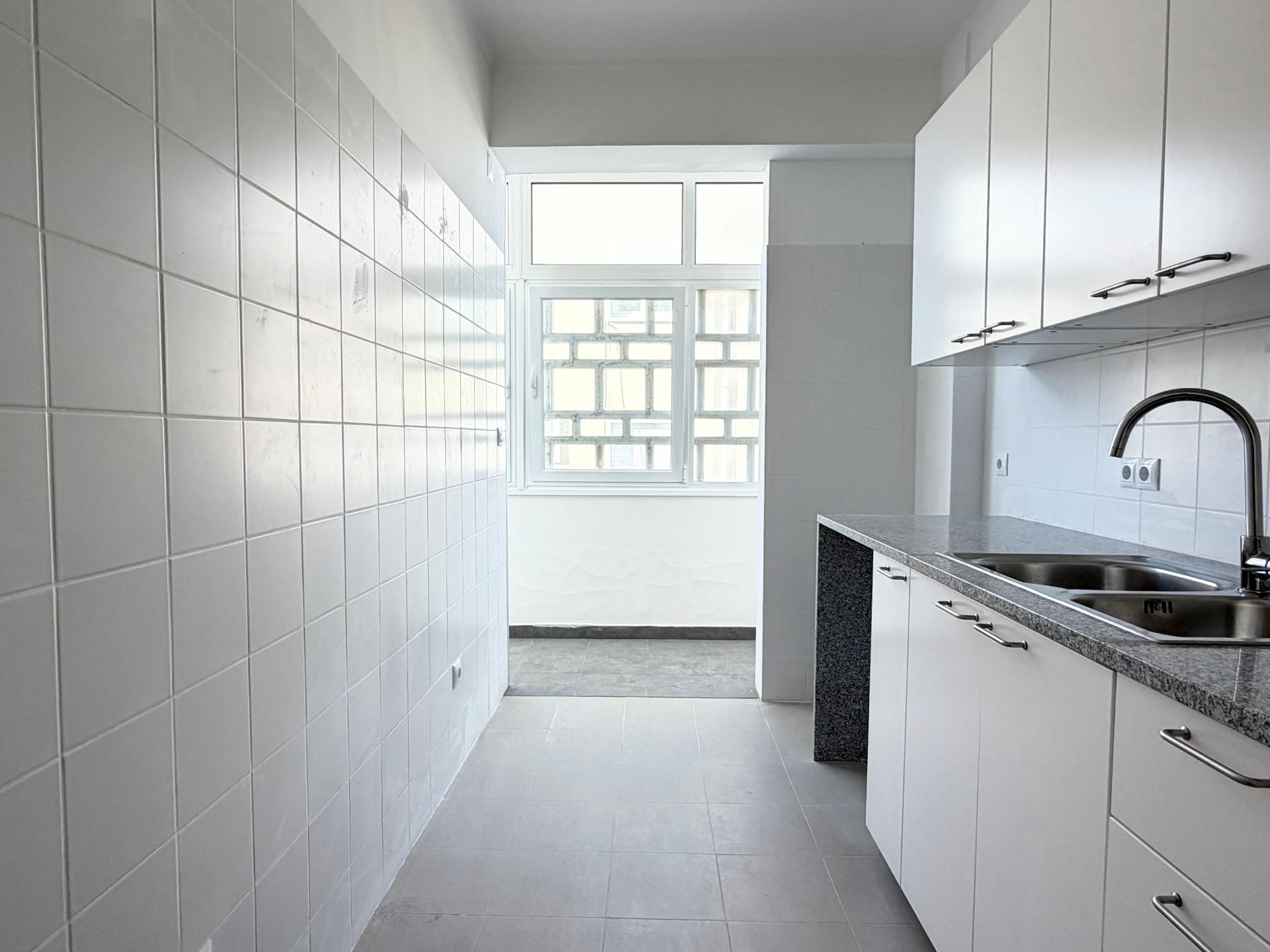 Apartamento T1 em Moscavide - 2º andar - 2 VARANDAS