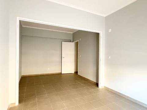 Apartamento T1 em Moscavide - 2º andar - 2 VARANDAS