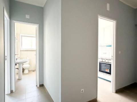 Apartamento T1 em Moscavide - 2º andar - 2 VARANDAS