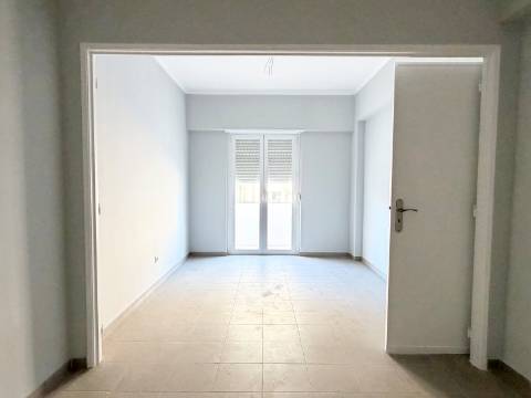 Apartamento T1 em Moscavide - 2º andar - 2 VARANDAS