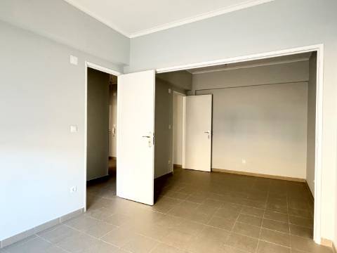 Apartamento T1 em Moscavide - 2º andar - 2 VARANDAS