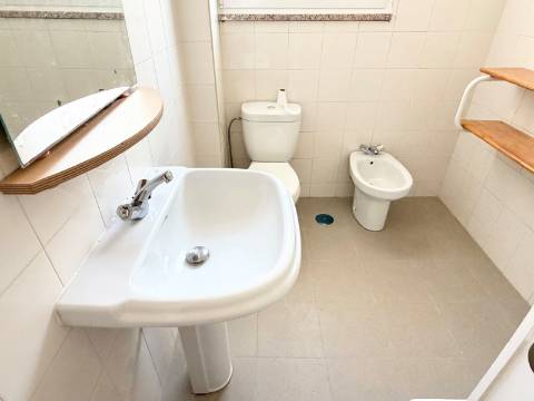 Apartamento T1 em Moscavide - 2º andar - 2 VARANDAS