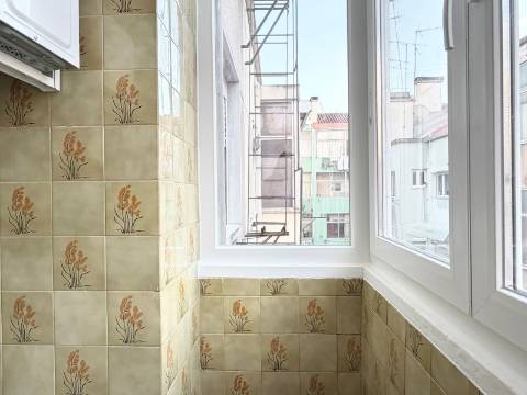 Apartamento T1 em Moscavide - 3º Andar - CENTRAL - 2 Marquises