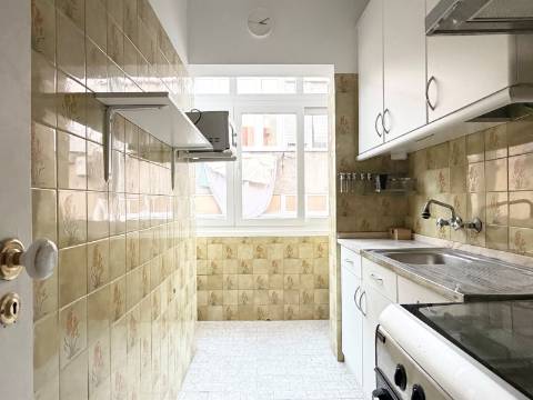 Apartamento T1 em Moscavide - 3º Andar - CENTRAL - 2 Marquises