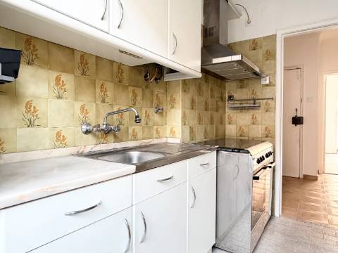 Apartamento T1 em Moscavide - 3º Andar - CENTRAL - 2 Marquises