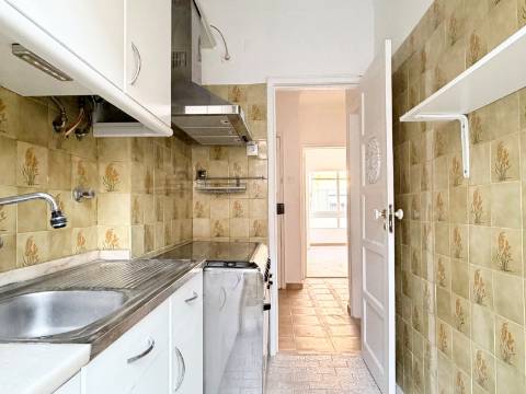 Apartamento T1 em Moscavide - 3º Andar - CENTRAL - 2 Marquises