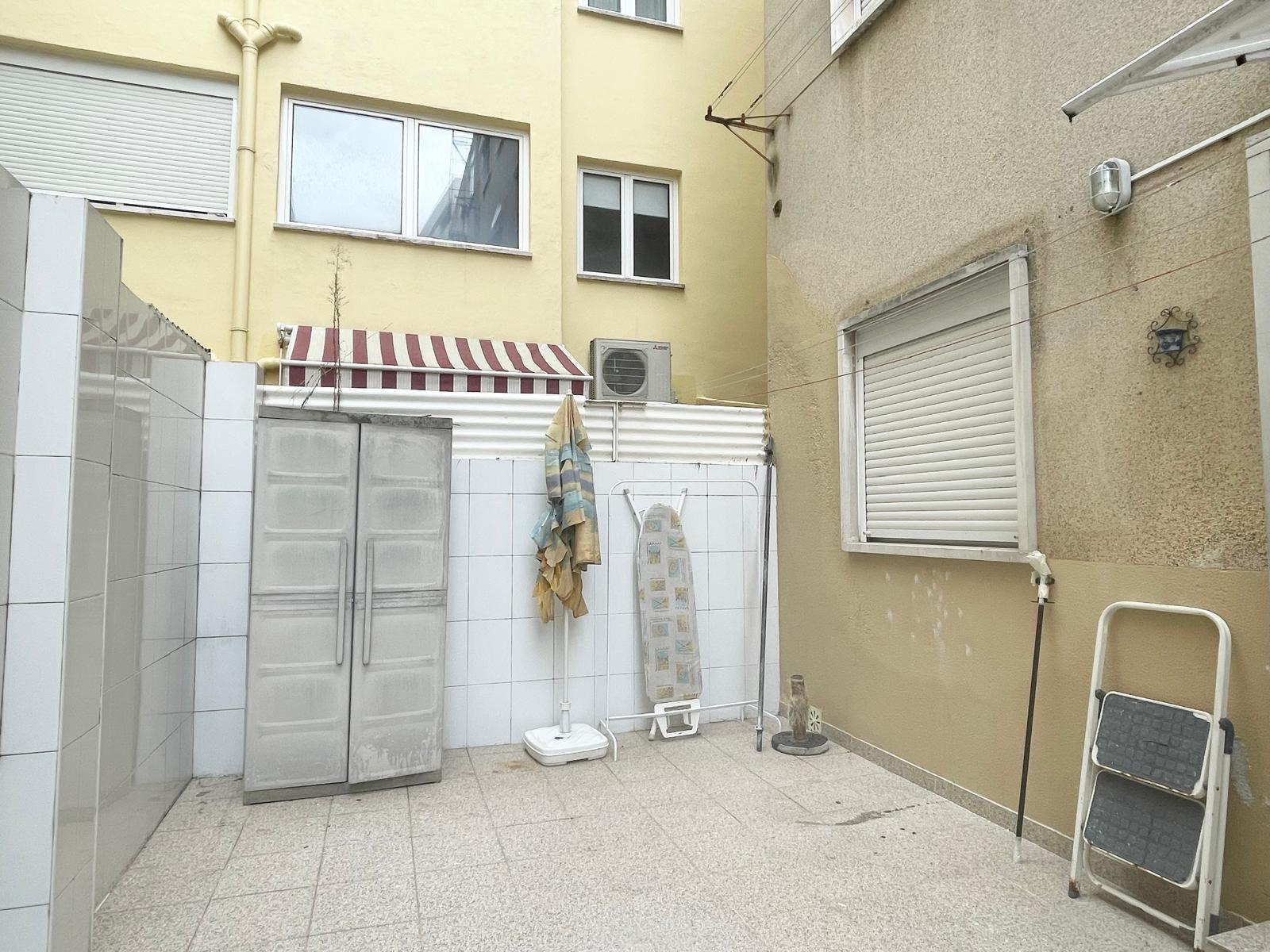 T1 p/ Obras em Moscavide c/ TERRAÇO de 15m2