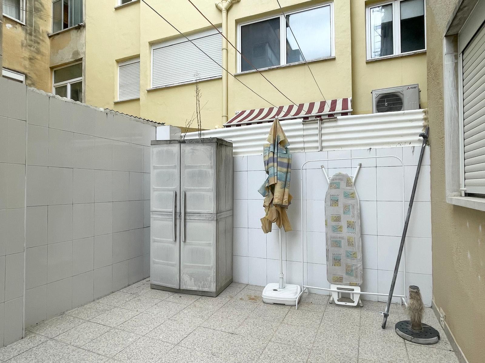 T1 p/ Obras em Moscavide c/ TERRAÇO de 15m2