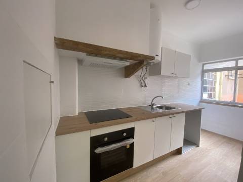 T2 em Moscavide p/ Arrendar - Varanda - 1º andar