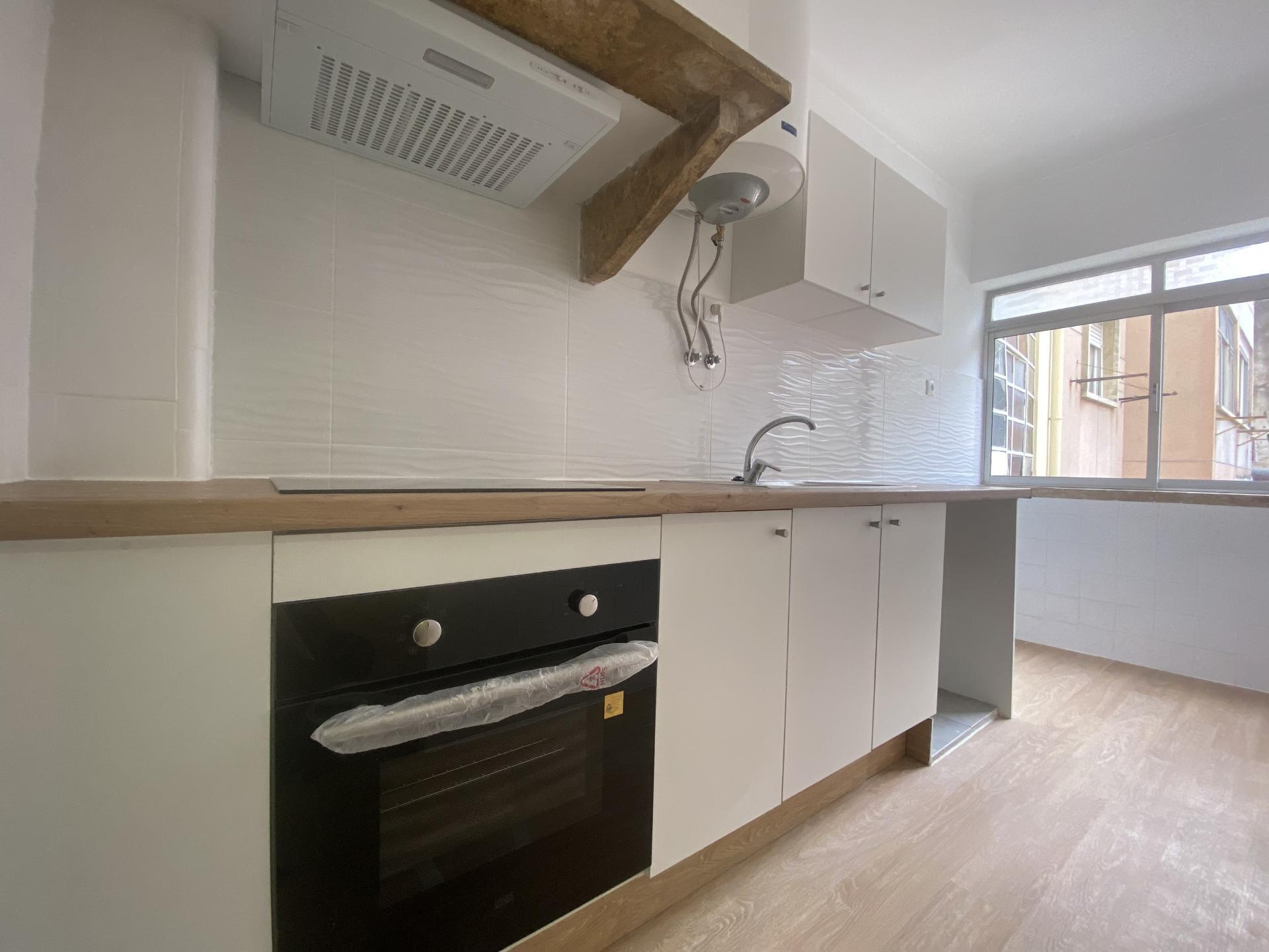 T2 em Moscavide p/ Arrendar - Varanda - 1º andar