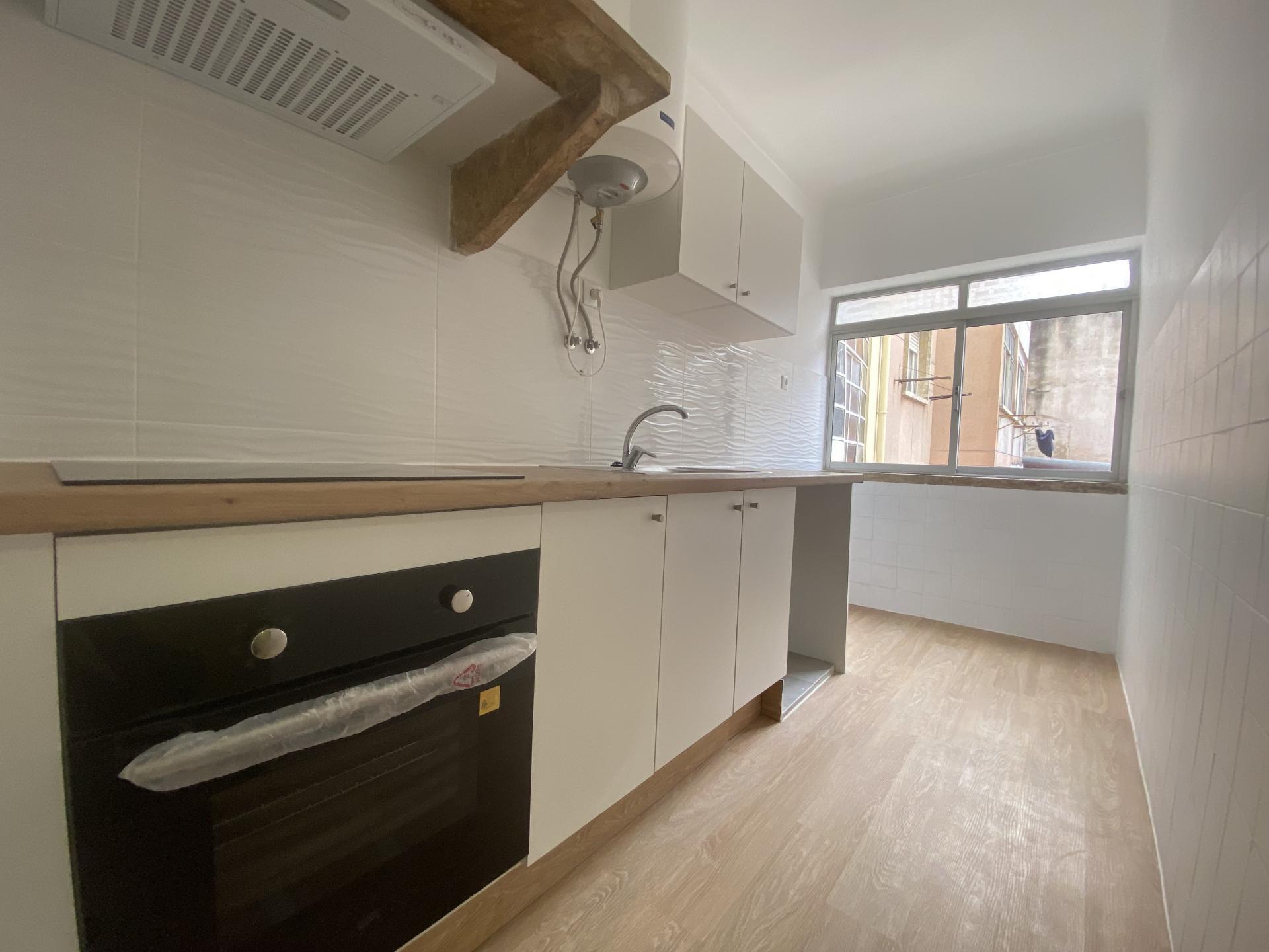 T2 em Moscavide p/ Arrendar - Varanda - 1º andar