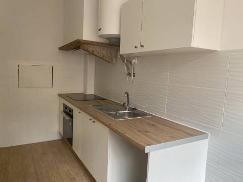 T2 em Moscavide p/ Arrendar - Varanda - 1º andar