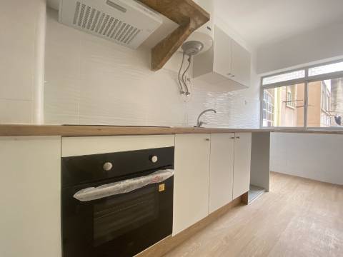 T2 em Moscavide p/ Arrendar - Varanda - 1º andar