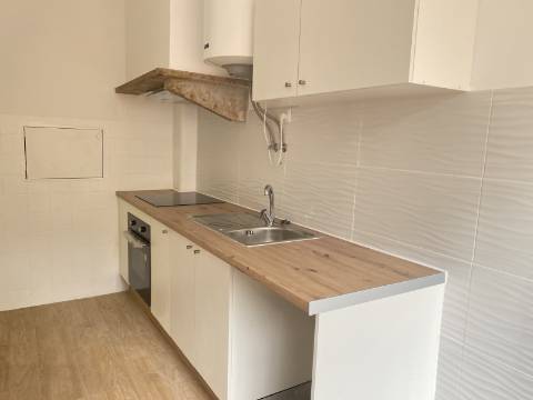 T2 em Moscavide p/ Arrendar - Varanda - 1º andar