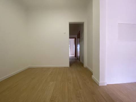 T2 em Moscavide p/ Arrendar - Varanda - 1º andar