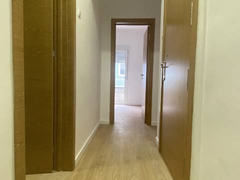 T2 em Moscavide p/ Arrendar - Varanda - 1º andar