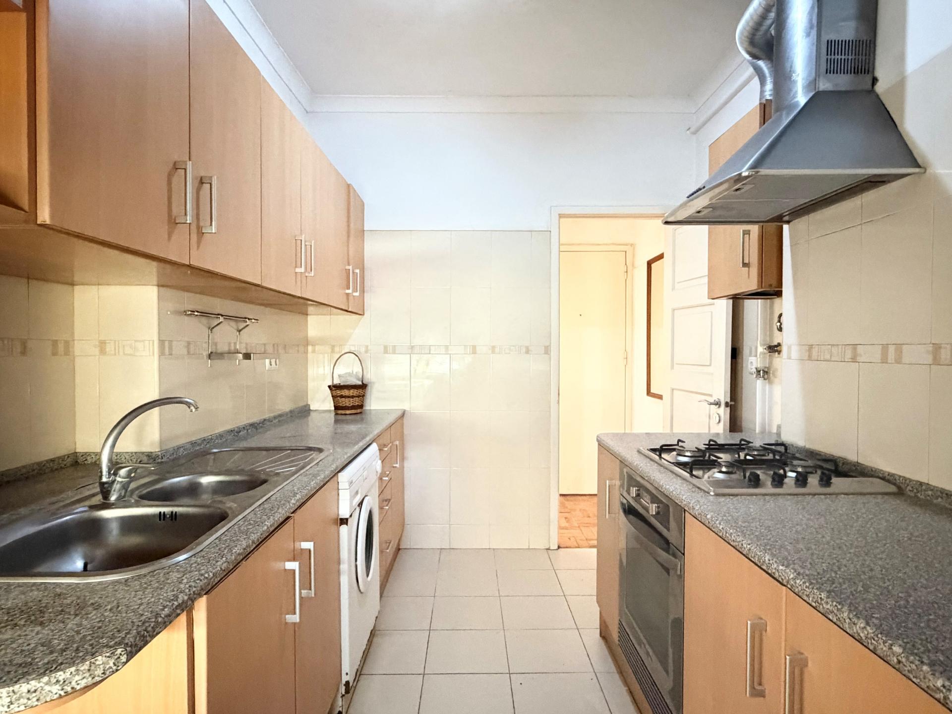 Apartamento T1 em Moscavide - 2º Andar - VARANDA