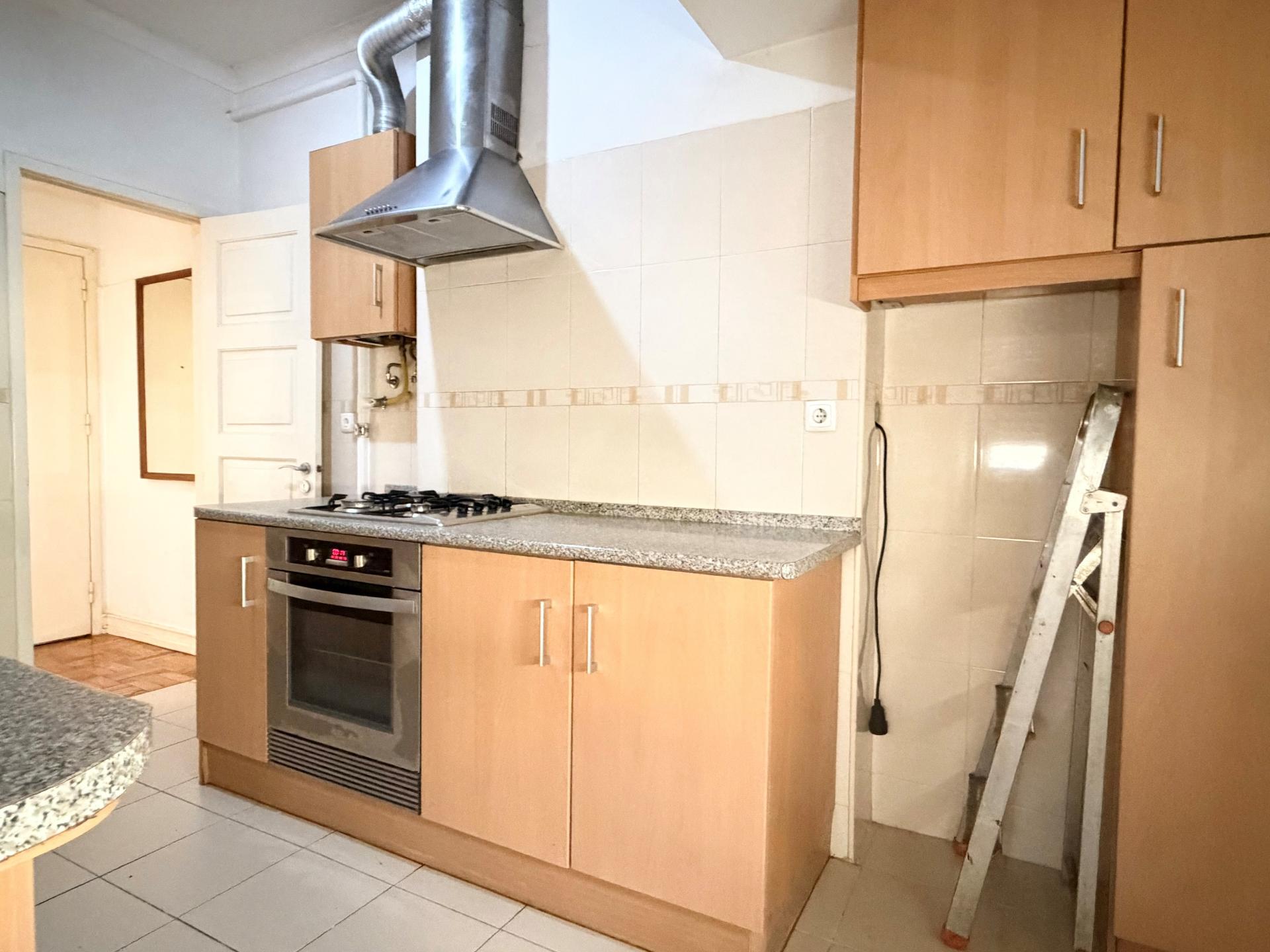 Apartamento T1 em Moscavide - 2º Andar - VARANDA