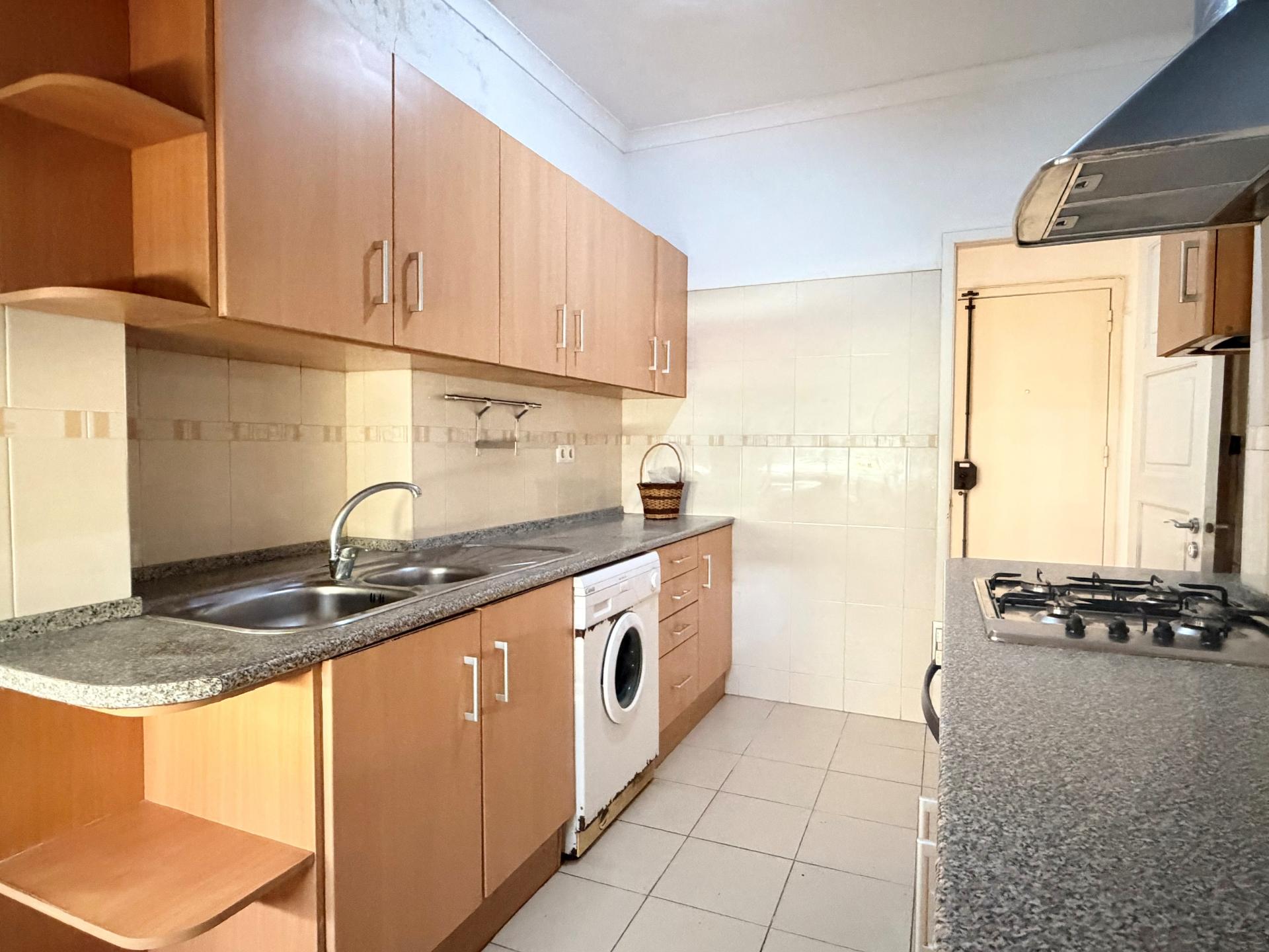 Apartamento T1 em Moscavide - 2º Andar - VARANDA