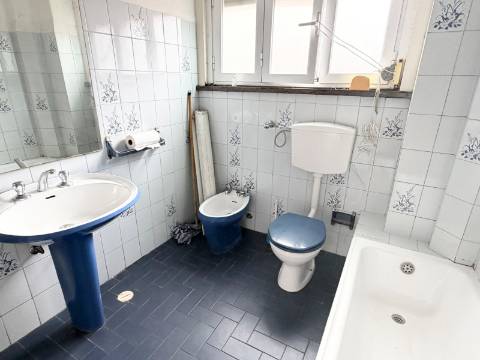 Apartamento T1 em Moscavide - 2º Andar - VARANDA