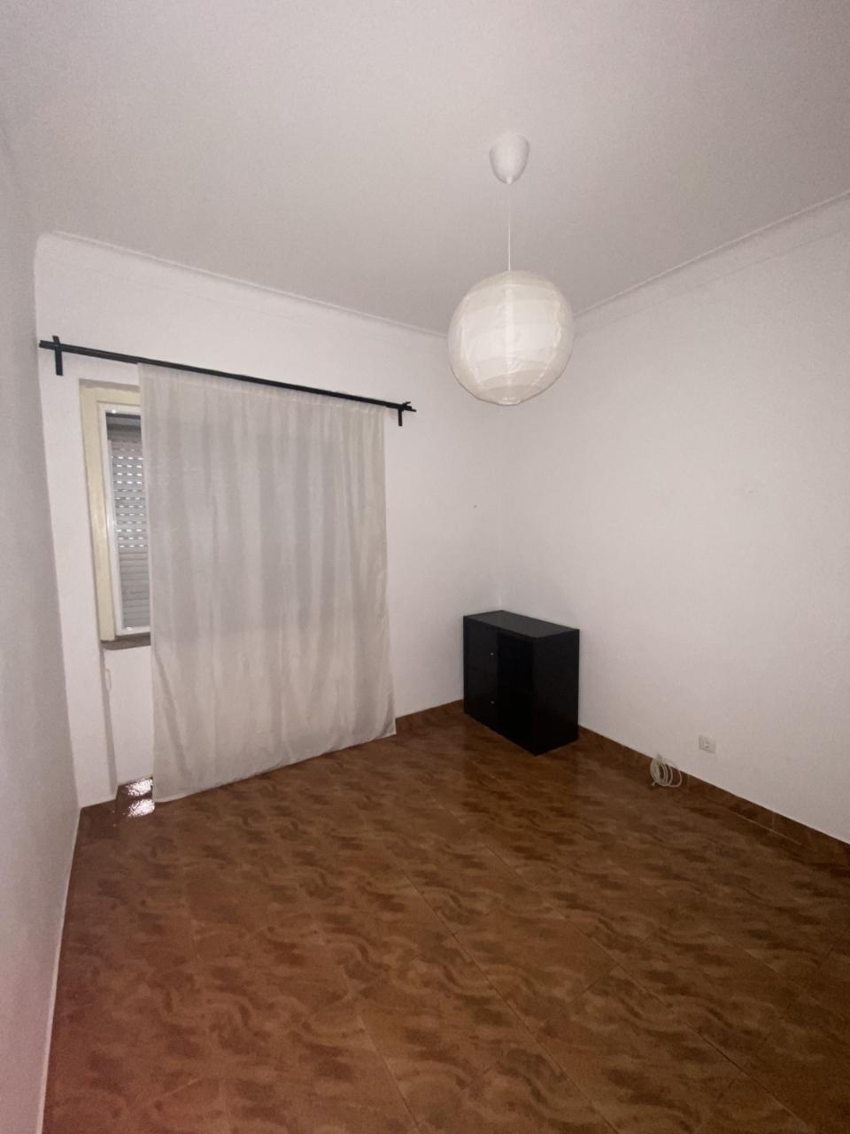 T1 em Moscavide p/venda - Central - Rch Alto