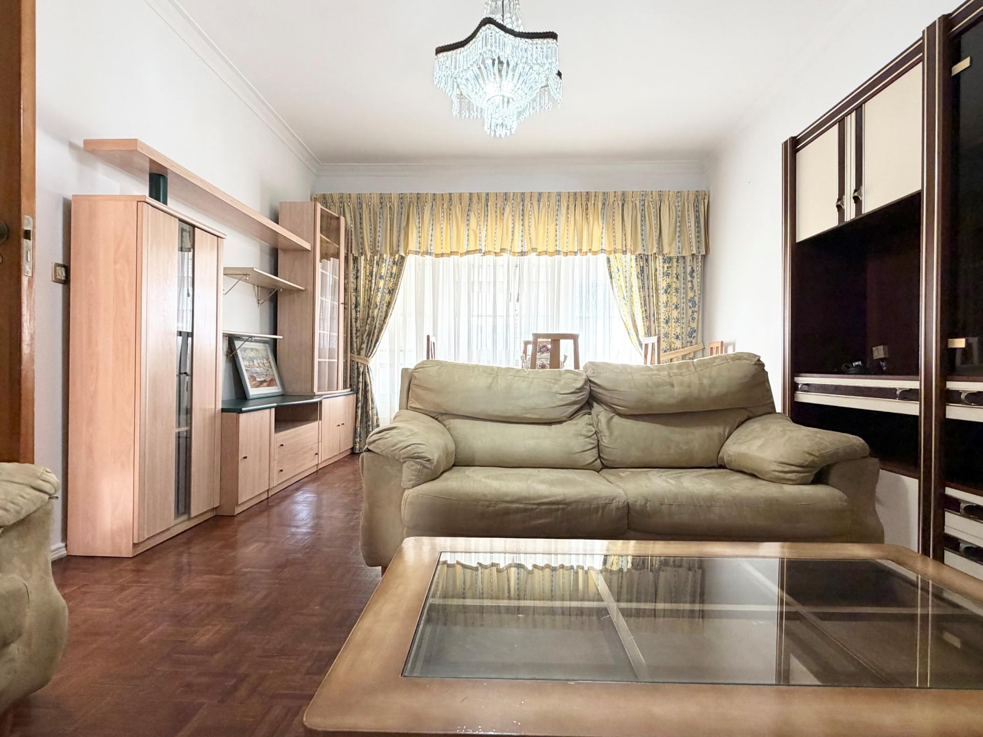 Apartamento T3 Lisboa em Arroios - 2º Andar - Equipado e Mobilado