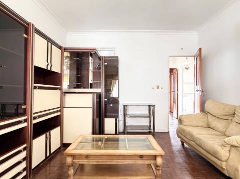 Apartamento T3 Lisboa em Arroios - 2º Andar - Equipado e Mobilado
