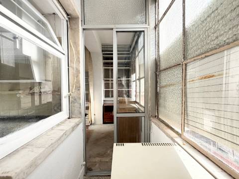 Apartamento T3 Lisboa em Arroios - 2º Andar - Equipado e Mobilado