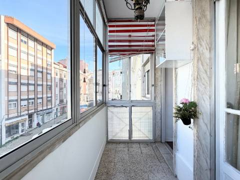 Apartamento T3 Lisboa em Arroios - 2º Andar - Equipado e Mobilado