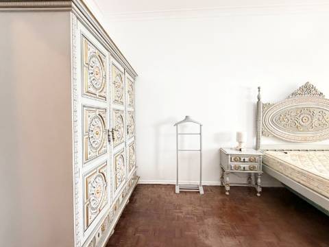 Apartamento T3 Lisboa em Arroios - 2º Andar - Equipado e Mobilado