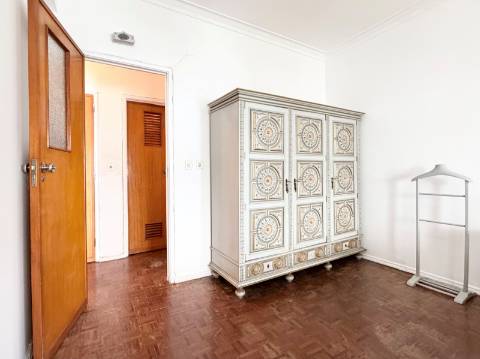 Apartamento T3 Lisboa em Arroios - 2º Andar - Equipado e Mobilado