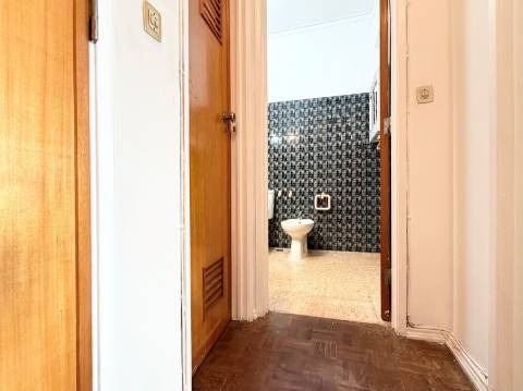 Apartamento T3 Lisboa em Arroios - 2º Andar - Equipado e Mobilado