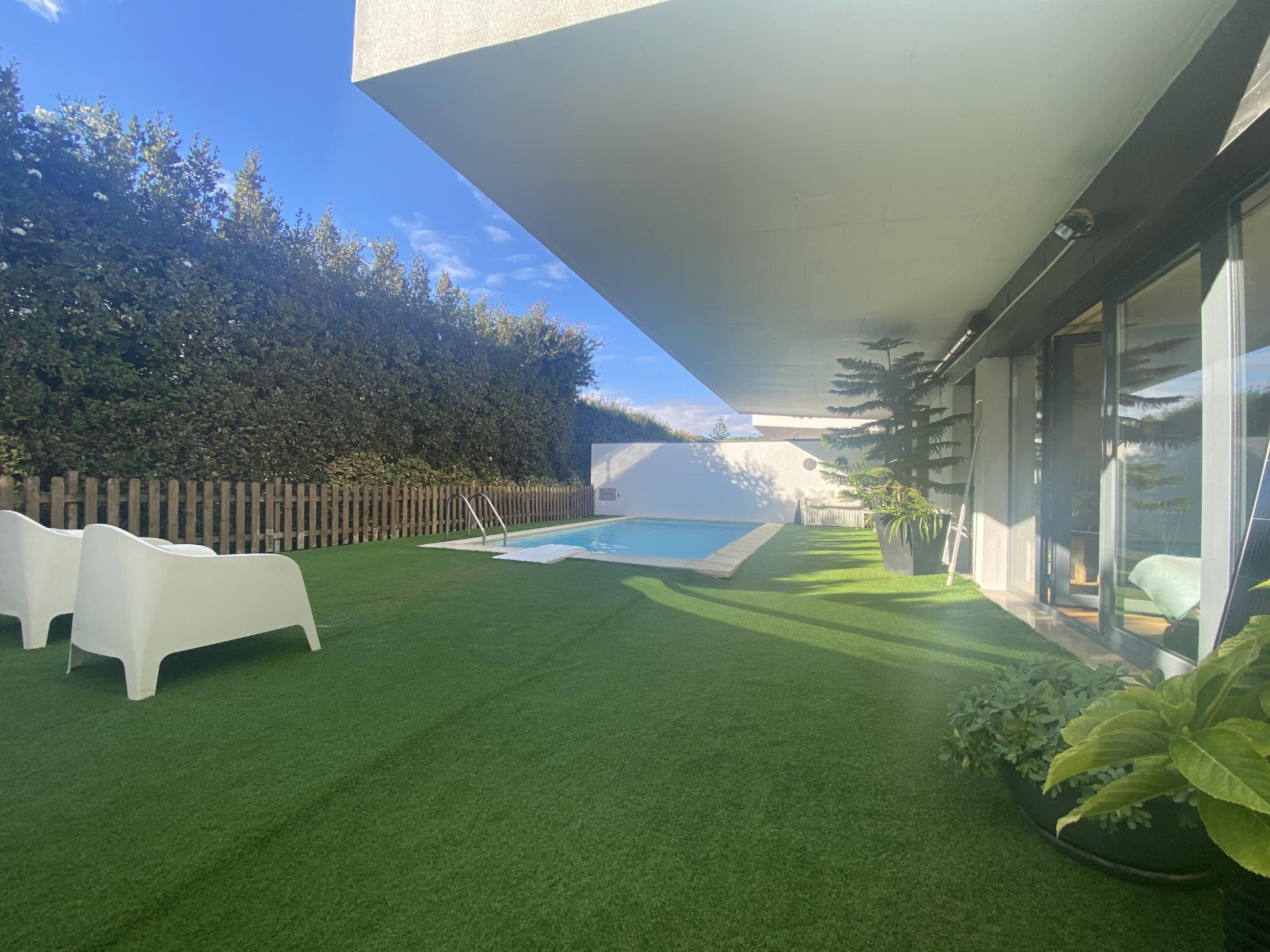 Loures - V4+1 Moradia c/ Piscina Privada - Varanda - Box + 2 parqueamentos