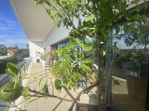 Loures - V4+1 Moradia c/ Piscina Privada - Varanda - Box + 2 parqueamentos