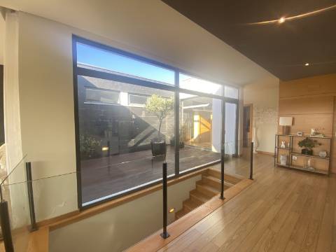 Loures - V4+1 Moradia c/ Piscina Privada - Varanda - Box + 2 parqueamentos