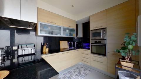 Loures - V4+1 Moradia c/ Piscina Privada - Varanda - Box + 2 parqueamentos