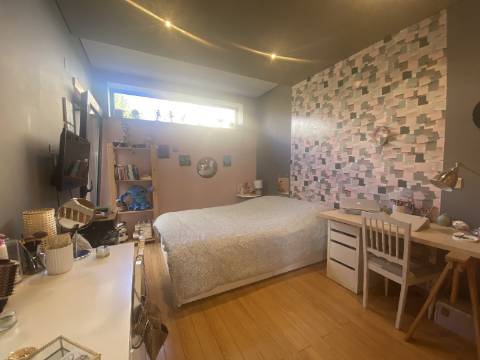 Loures - V4+1 Moradia c/ Piscina Privada - Varanda - Box + 2 parqueamentos