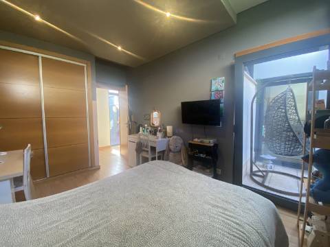 Loures - V4+1 Moradia c/ Piscina Privada - Varanda - Box + 2 parqueamentos