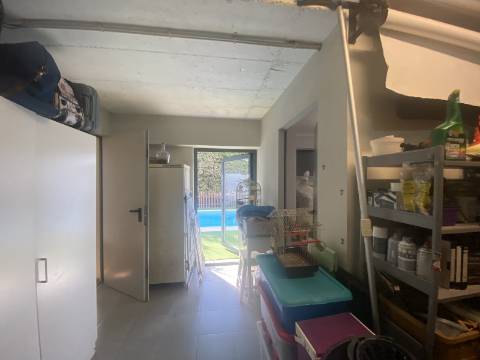 Loures - V4+1 Moradia c/ Piscina Privada - Varanda - Box + 2 parqueamentos