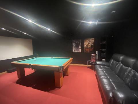 Loures - V4+1 Moradia c/ Piscina Privada - Varanda - Box + 2 parqueamentos