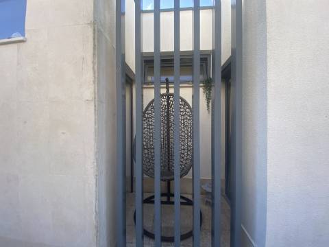 Loures - V4+1 Moradia c/ Piscina Privada - Varanda - Box + 2 parqueamentos