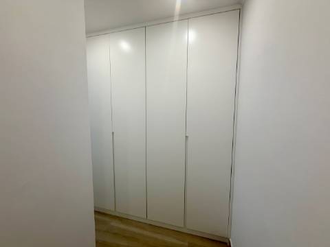 Apartamento p/ Venda - T2 - Barreiro - 2º andar - Central