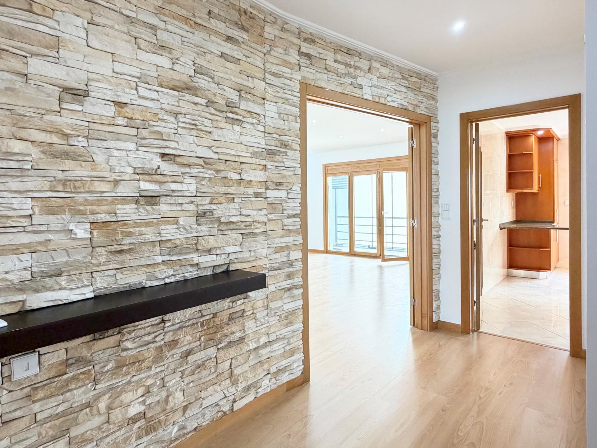 Apartamento T3 - Urb. Colinas do Cruzeiro - Excelente oportunidade