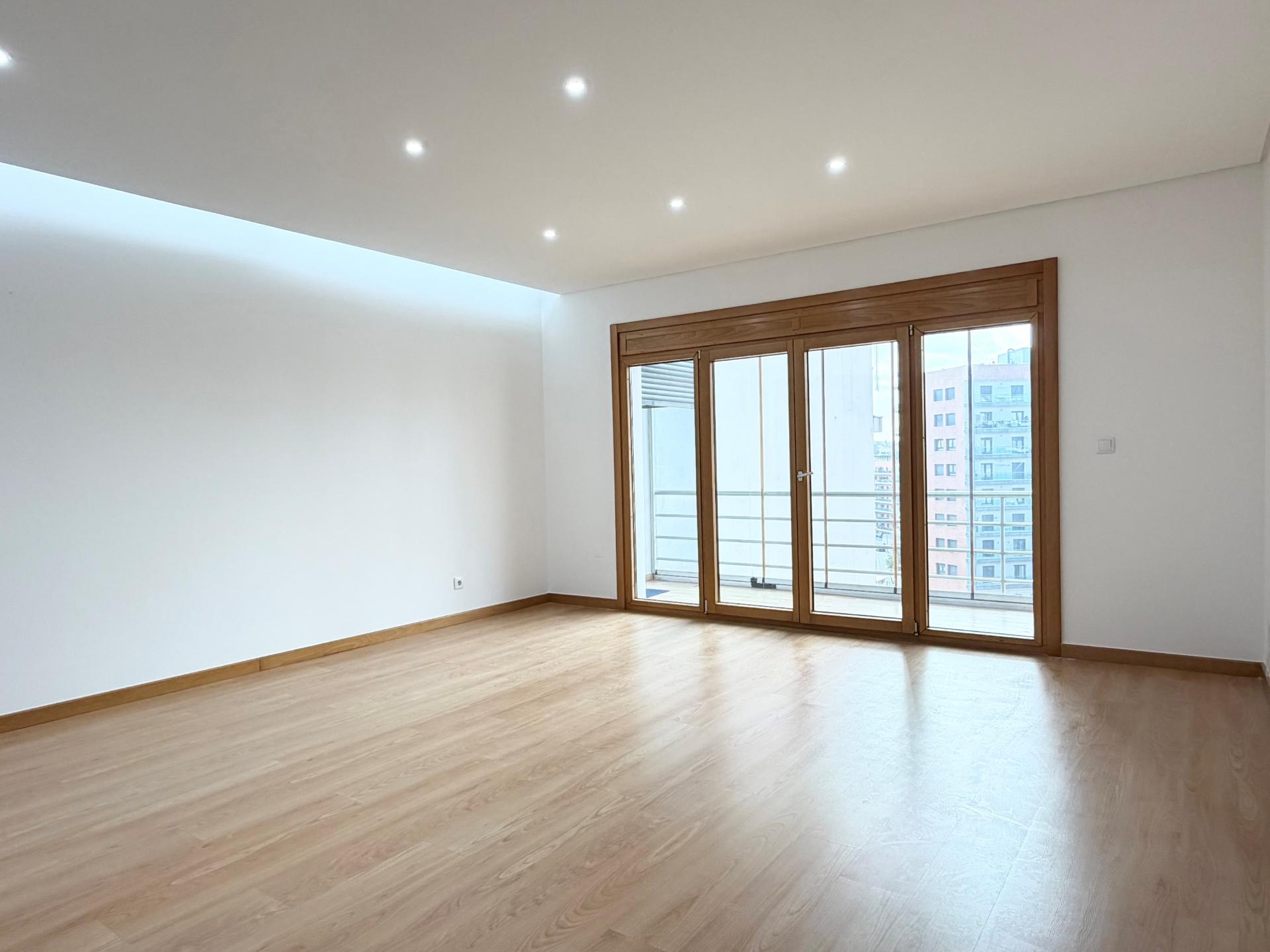 Apartamento T3 - Urb. Colinas do Cruzeiro - Excelente oportunidade