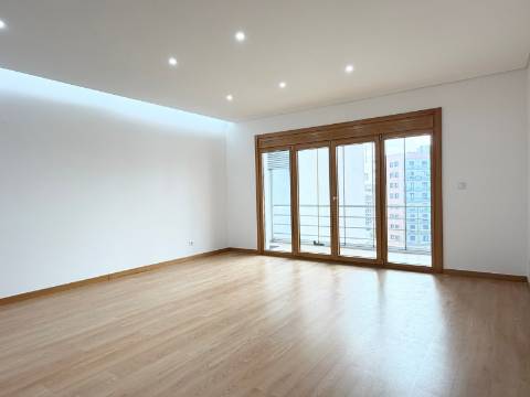 Apartamento T3 - Urb. Colinas do Cruzeiro - Excelente oportunidade