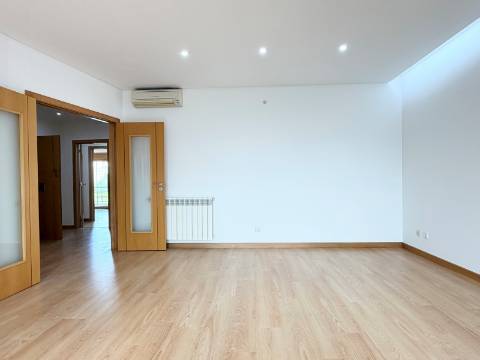 Apartamento T3 - Urb. Colinas do Cruzeiro - Excelente oportunidade