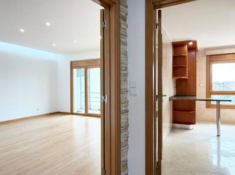 Apartamento T3 - Urb. Colinas do Cruzeiro - Excelente oportunidade