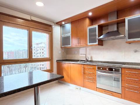 Apartamento T3 - Urb. Colinas do Cruzeiro - Excelente oportunidade