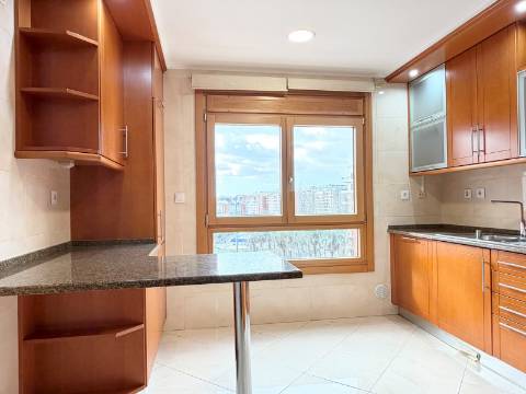 Apartamento T3 - Urb. Colinas do Cruzeiro - Excelente oportunidade